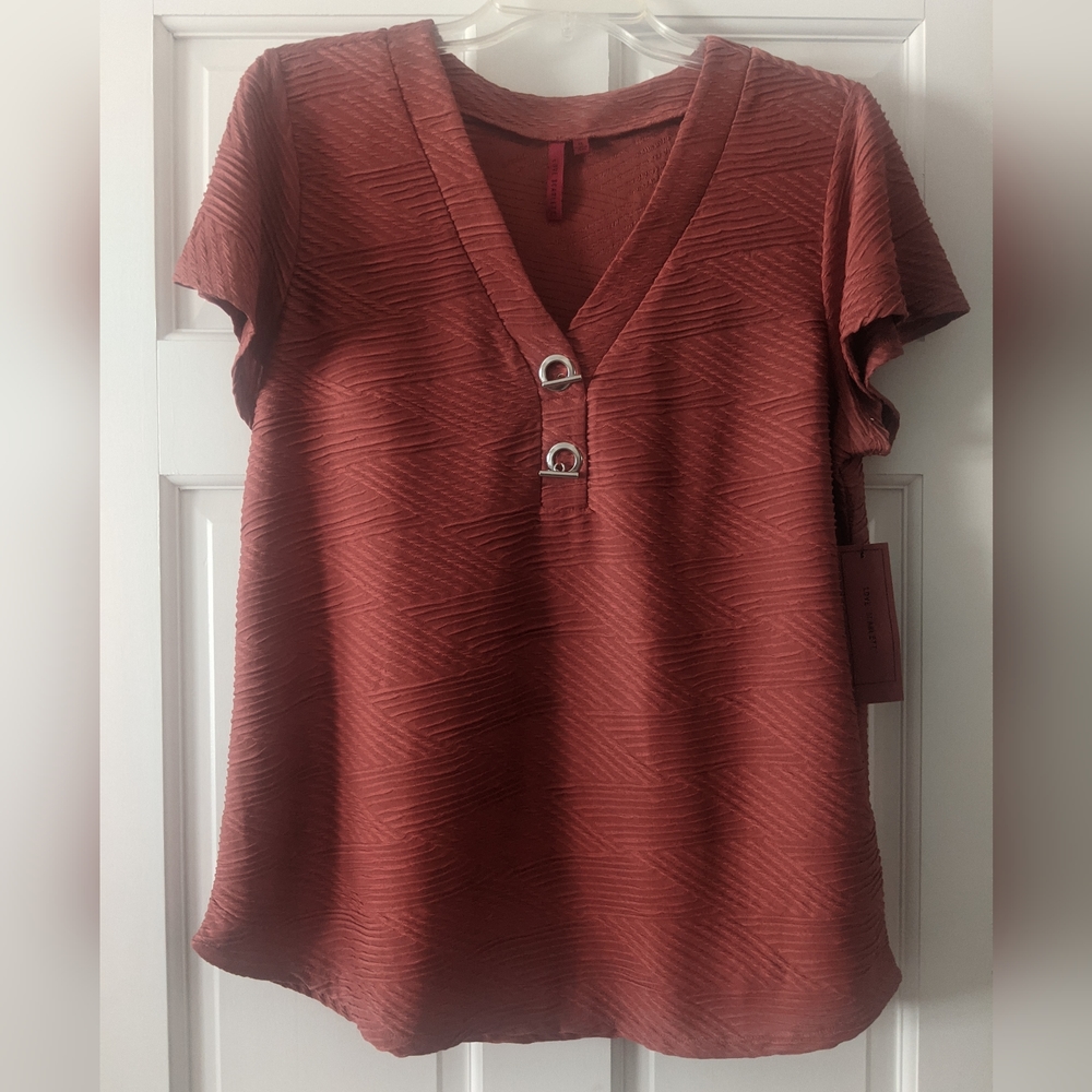 Love Scarlett New with tags XL Rust Color Top